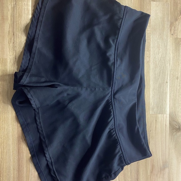 MEDIUM NIKE ECLIPSE BLACK SHORTS - Picture 2 of 4